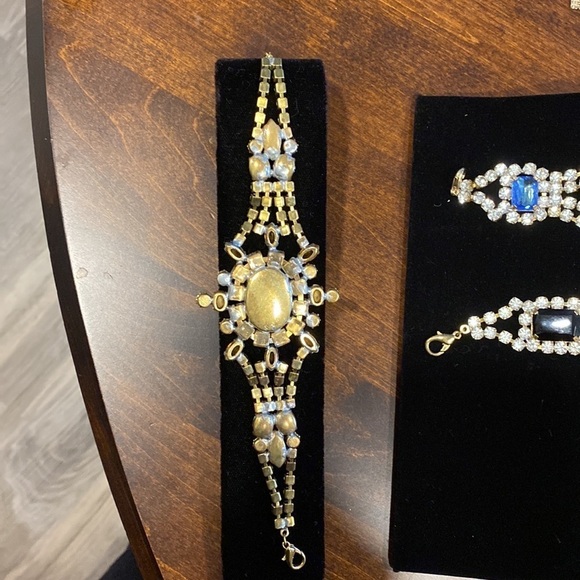 BEAUTIFULLY Brilliant Czechoslovakian Crystal and gemstone Bracelet. Sold each. - Picture 10 of 11